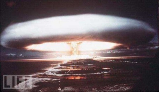 Astonishing nuclear explosions in history: Life Magazine  (21)