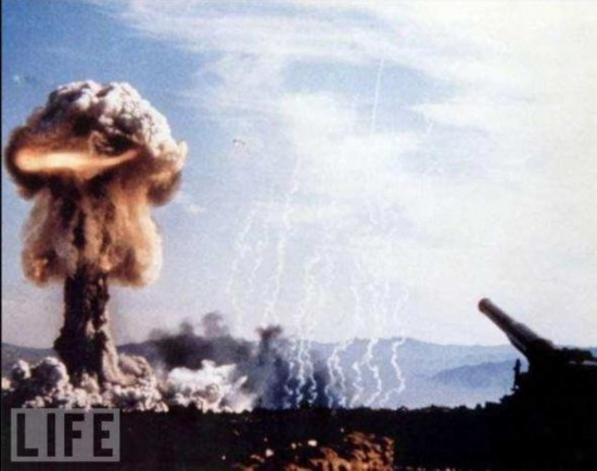 Astonishing nuclear explosions in history: Life Magazine  (26)