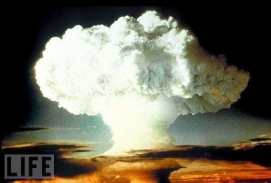 Astonishing nuclear explosions in history: Life Magazine  (3)