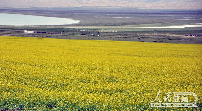 The breathtaking scenery during the cycling race.(People's daily online)