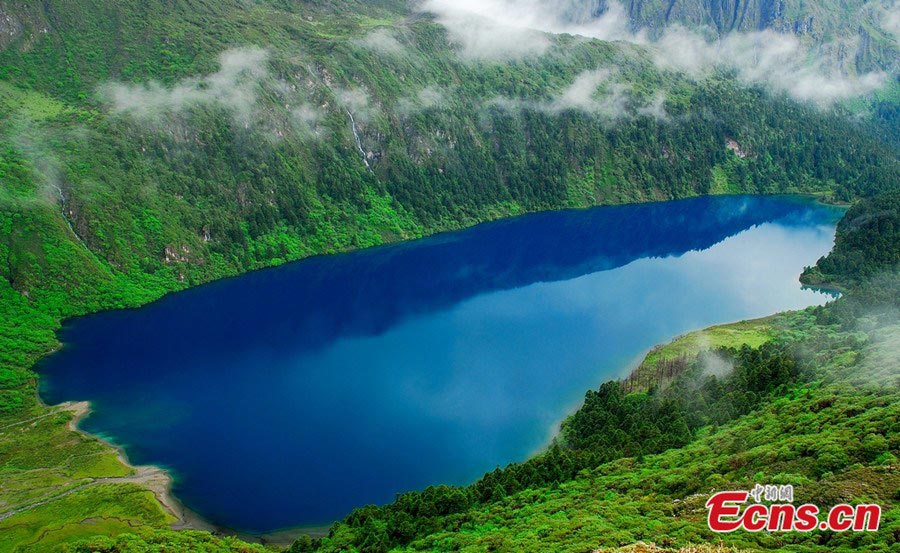 Wuxuhai Lake Scenic Resort, as an important part of Mount Gongga, is located in Jiulong County of Ganzi Tibetan Autonomous Prefecture, Southwest China's Sichuan Province with an altitude of 3760 meters. "Wuxuhai" means a blazing and sunny lake in the Tibetan language. (Photo/Gao Xiuqing)