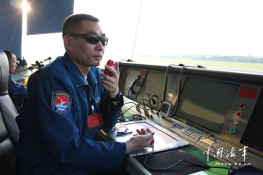 Recently, a bomber regiment under the aviation force of the East China Sea Fleet of the Navy of the Chinese People's Liberation Army (PLAN) organized its bombers to conduct real-combat drill in complex electromagnetic environment. (Chinamil.com.cn/Yang Aiguo)