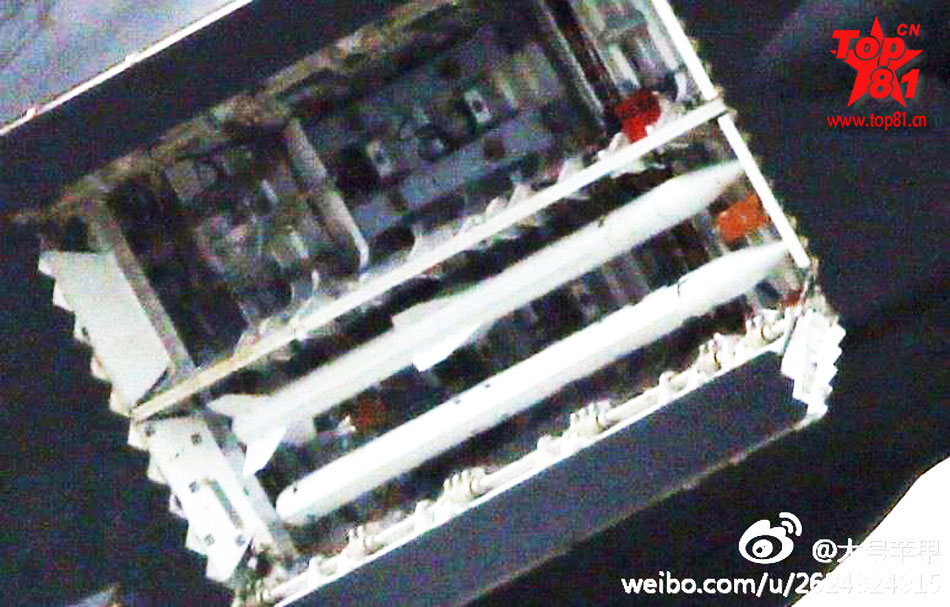 The folding hinged panels clearing a large, unobstructed opening for large, outsized payloads.(Source: huanqiu.com)