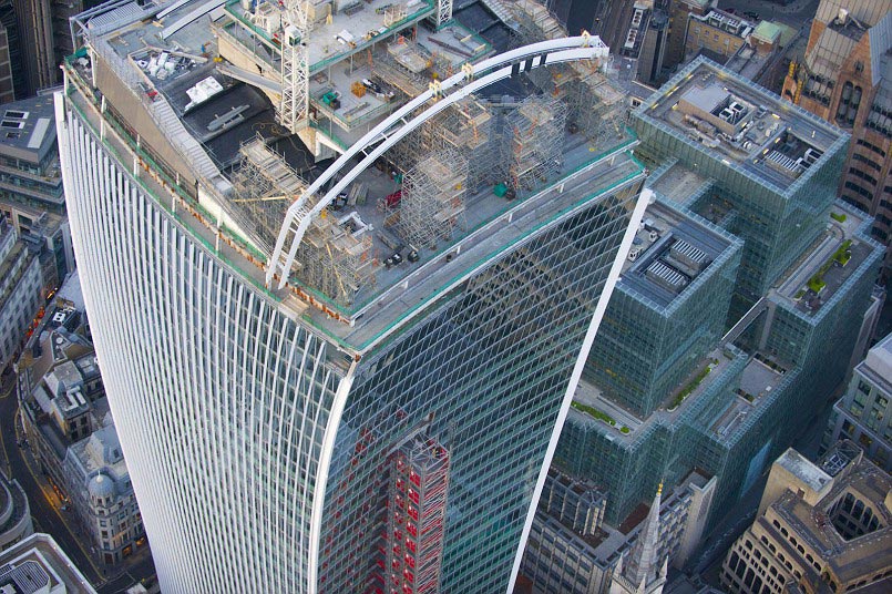 A collection of aerial photographs of the city of London by renowned aerial photographer Jason Hawkes. (Huanqiu)