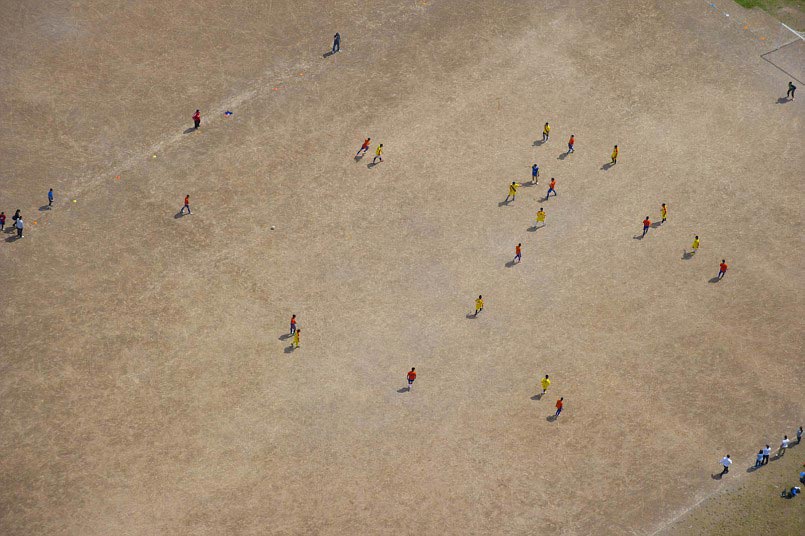 A collection of aerial photographs of the city of London by renowned aerial photographer Jason Hawkes. (Huanqiu)