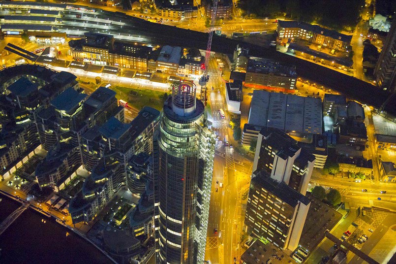A collection of aerial photographs of the city of London by renowned aerial photographer Jason Hawkes. (Huanqiu)