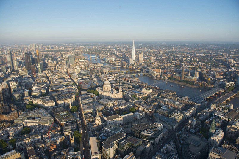 A collection of aerial photographs of the city of London by renowned aerial photographer Jason Hawkes. (Huanqiu)