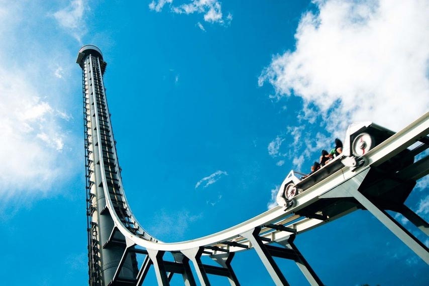 The collection of the world's most scariest roller coasters. Brace yourself for death-defying thrills when you board the world's scariest roller coasters. (Photo: Huanqiu)