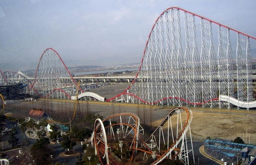 The collection of the world's most scariest roller coasters. Brace yourself for death-defying thrills when you board the world's scariest roller coasters. (Photo: Huanqiu)
