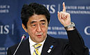Whether Abe plans shrine visit in spotlight