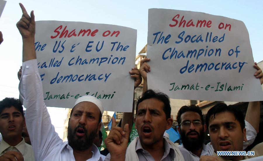Pakistanis protest against killing of civilians in Egypt
