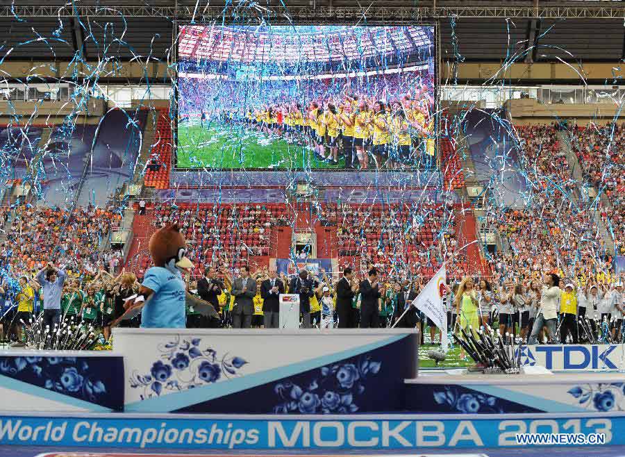 People celebrate the closing ceremony at the World Athletics Championships in the Luzhniki stadium in Moscow, Aug. 18, 2013. (Xinhua/Jia Yuchen)