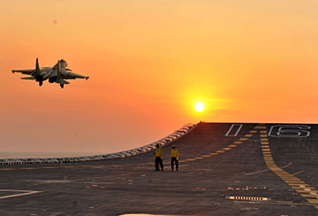 New takeoff and landing test of J-15 fighter held on Liaoning aircraft carrier