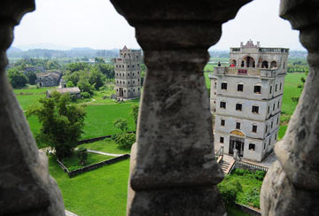 Visiting a Chinese heritage site -- Kaiping Diaolou and Village 