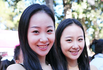 Twins Culture Festival kicks off in Beijing