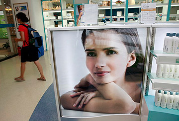 Foreign firms show way in direct selling