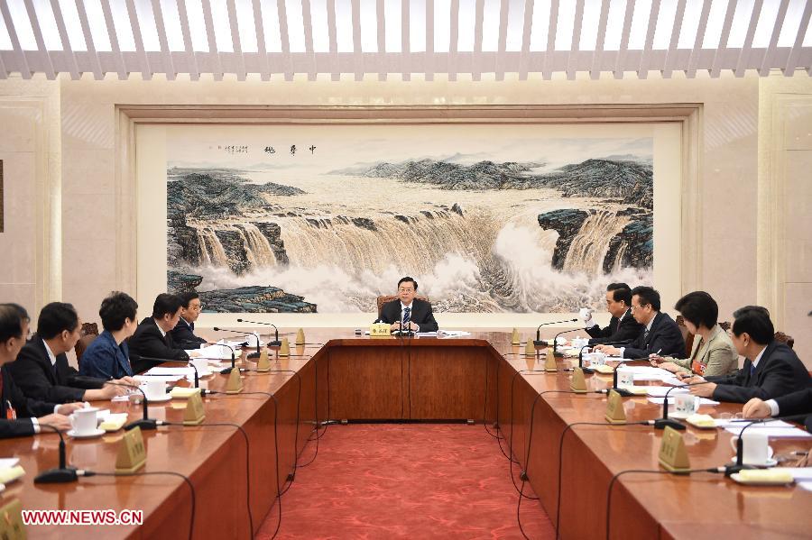 Zhang Dejiang presides over 2nd meeting of executive chairpersons of presidium of 2nd session of 12th NPC
