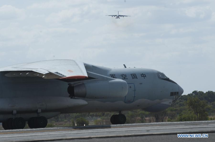 Chinese aircraft arrive in Perth for MH370 search 