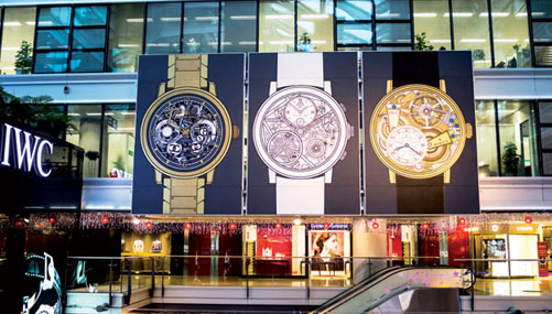 Chinese market offers better times for the rich