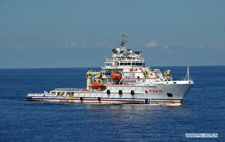 China's rescue ship heads for waters where Australia spotted floating objects