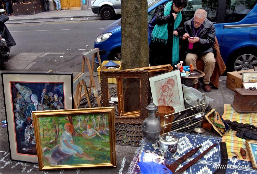 Flea market in suburb of Paris