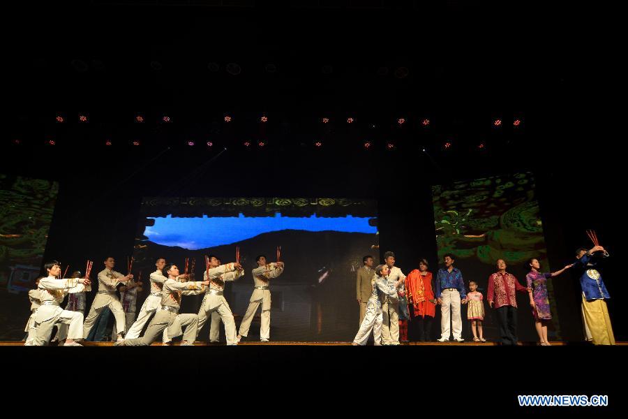 Singing and dancing show marks 40th anniv. of Malaysia-China diplomatic relations