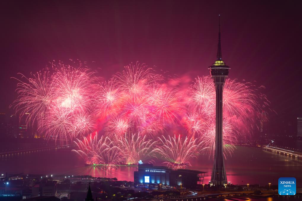 Macao holds firework show to celebrate 25th anniversary of returning to motherland