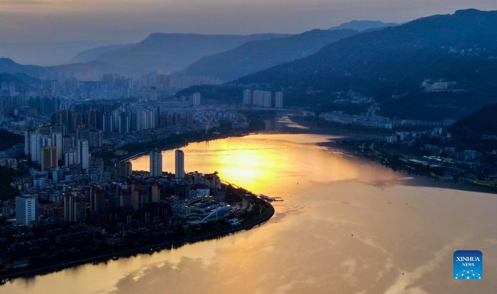 Scenery of Hanfeng Lake in Chongqing