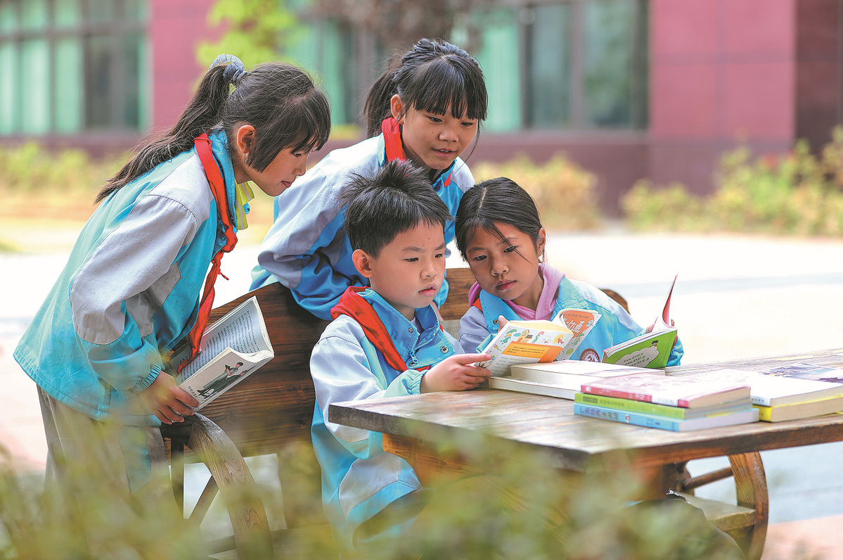 Primary School Students in China - How the Children in China Learn and Live