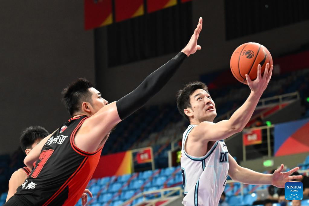 CBA 36th round match: Shandong Heroes vs. Qingdao Eagles - Xinhua