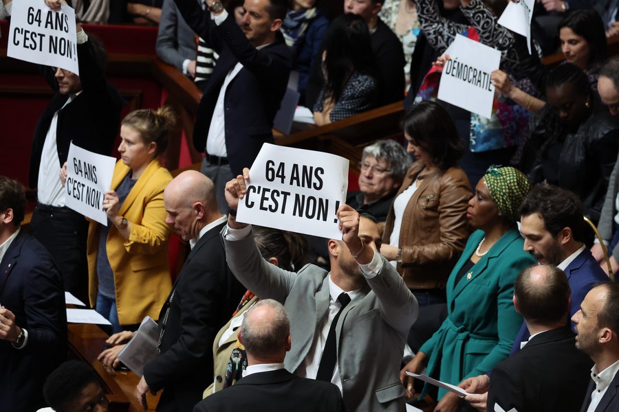 French Gov't Survives No-confidence Vote, Pension Reform Bill Adopted ...