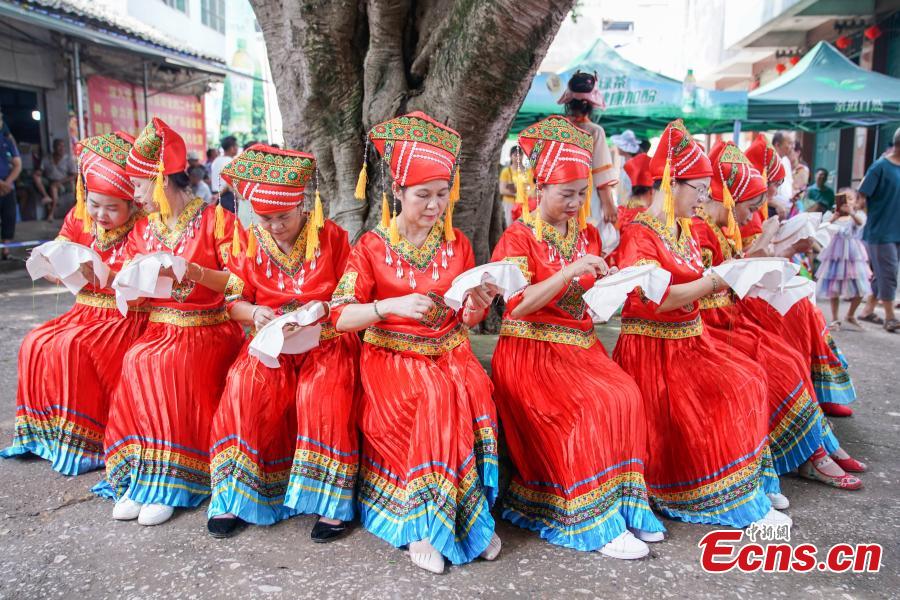 Folk activity of intangible cultural heritage held to mark Qixi Festival
