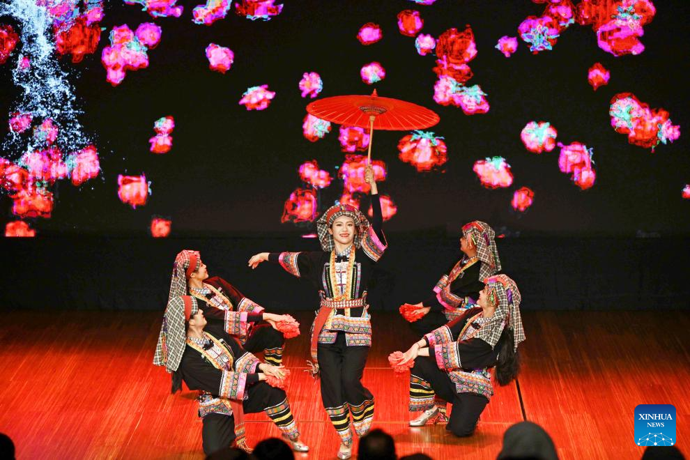 Chinese artists from Yunnan perform in Capital Governorate, Kuwait