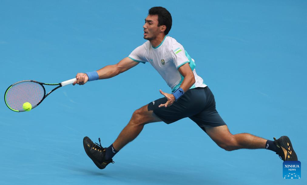 Hangzhou, China's Zhejiang Province. 7th Oct, 2023. Takahashi Noa of Japan  competes during the Women's Singles Final of Soft Tennis at the 19th Asian  Games in Hangzhou, east China's Zhejiang Province, Oct.