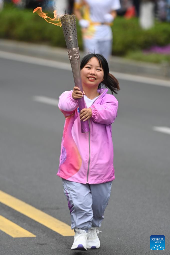 China to build pilot zones for special needs education reform