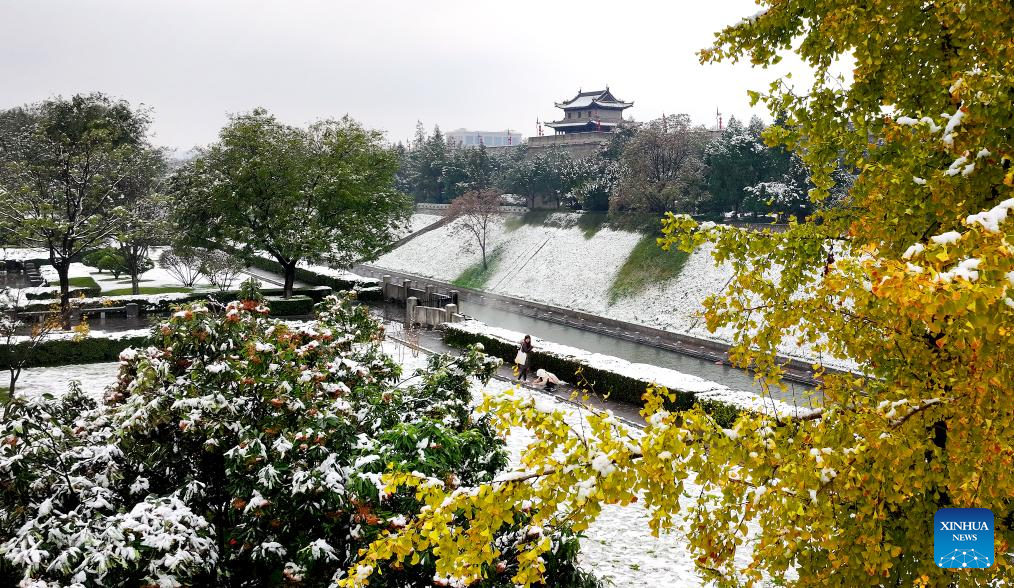 City view of snow-covered Xi