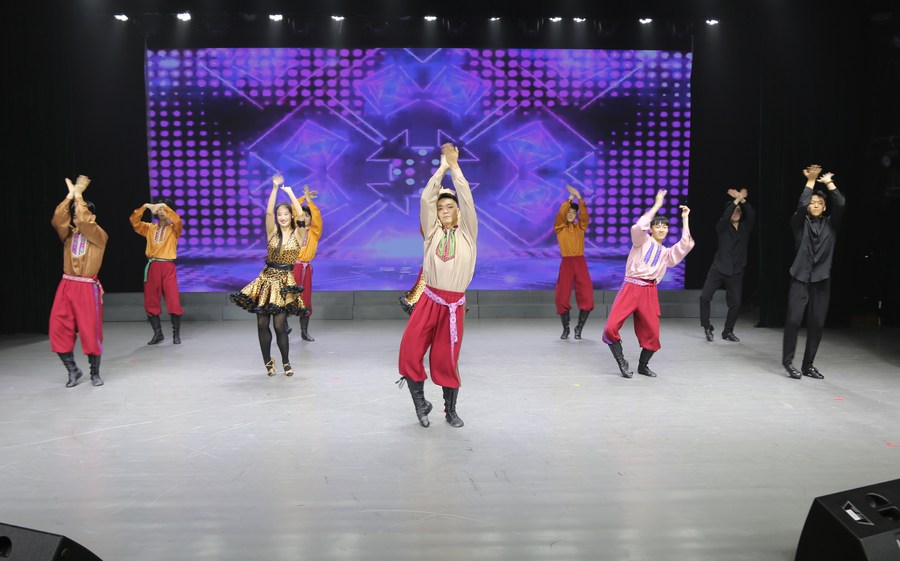 Viral dance challenge “Kemusan“ brings joy, pride, debate to Chinese youngsters