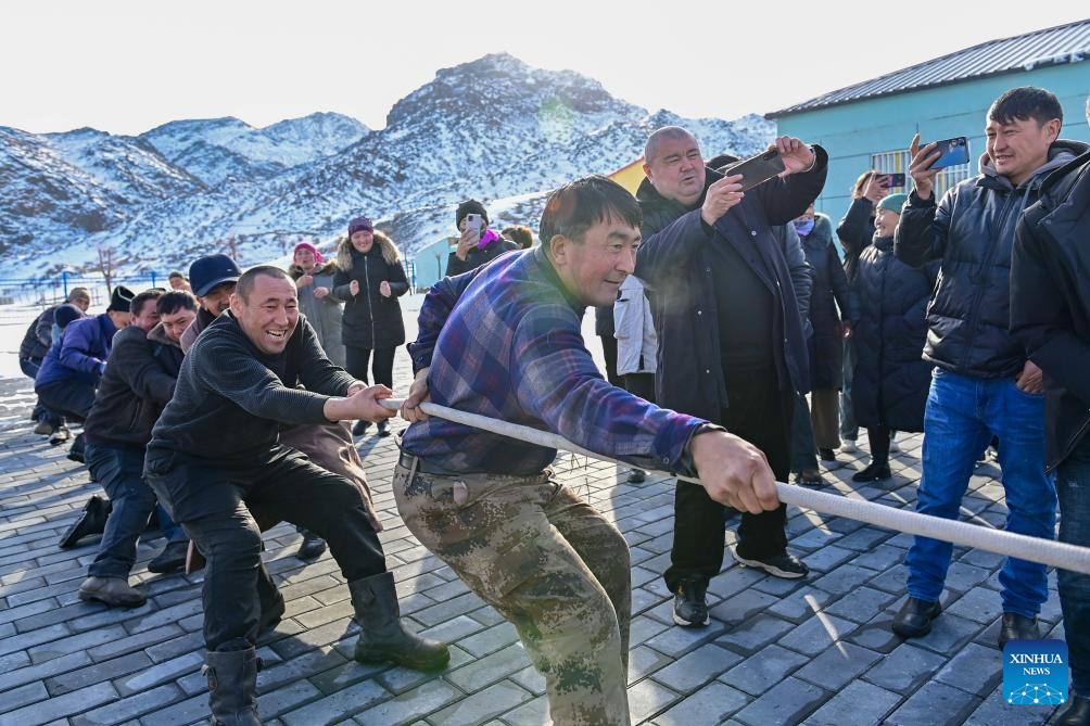 Service stations organize activities for herdsmen to enrich leisure time in Xinjiang