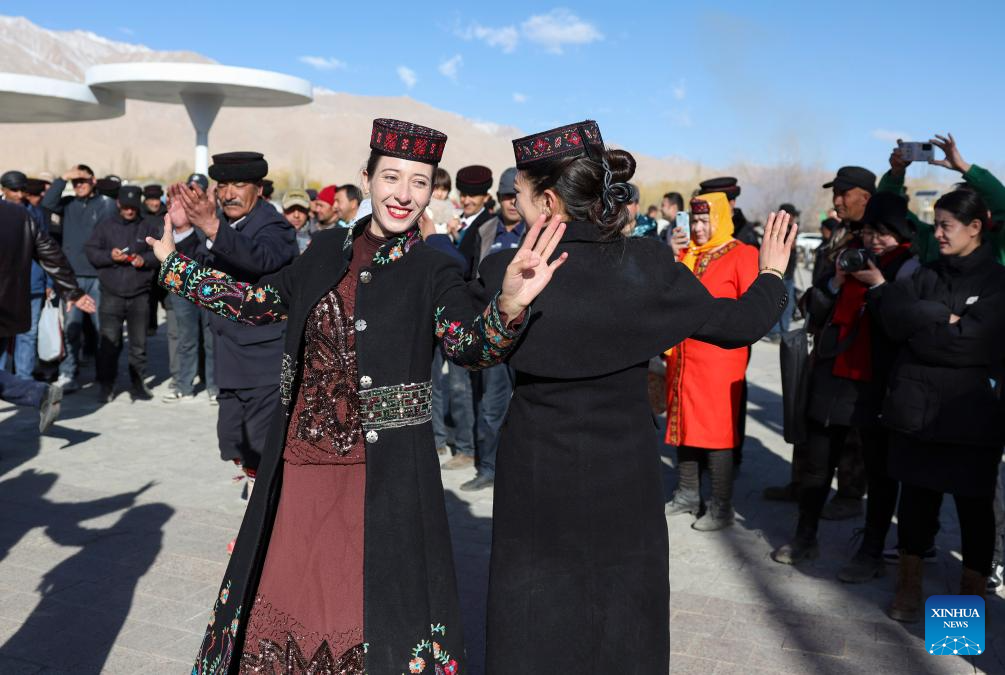 Festivals of sowing seeds, drawing water celebrated in Xinjiang
