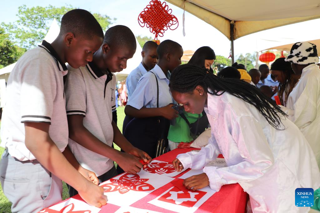Ugandan university marks Chinese Language Day with school fair, folk-custom activities