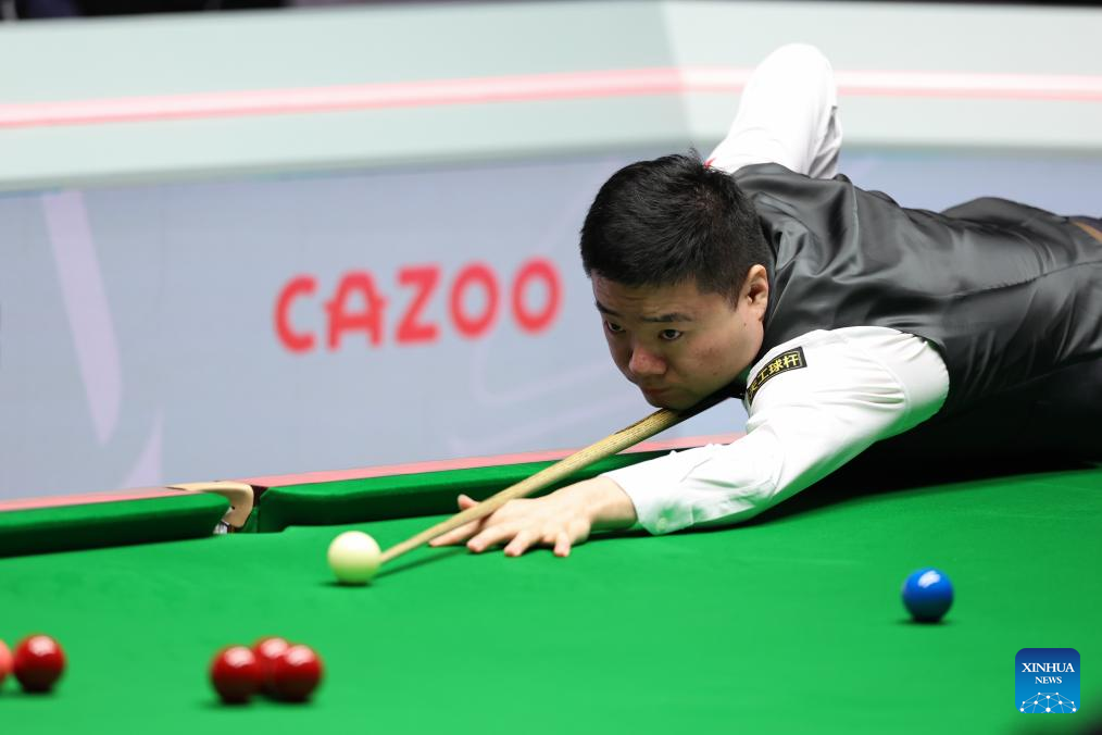 Chinese ace Ding edged out of snooker worlds