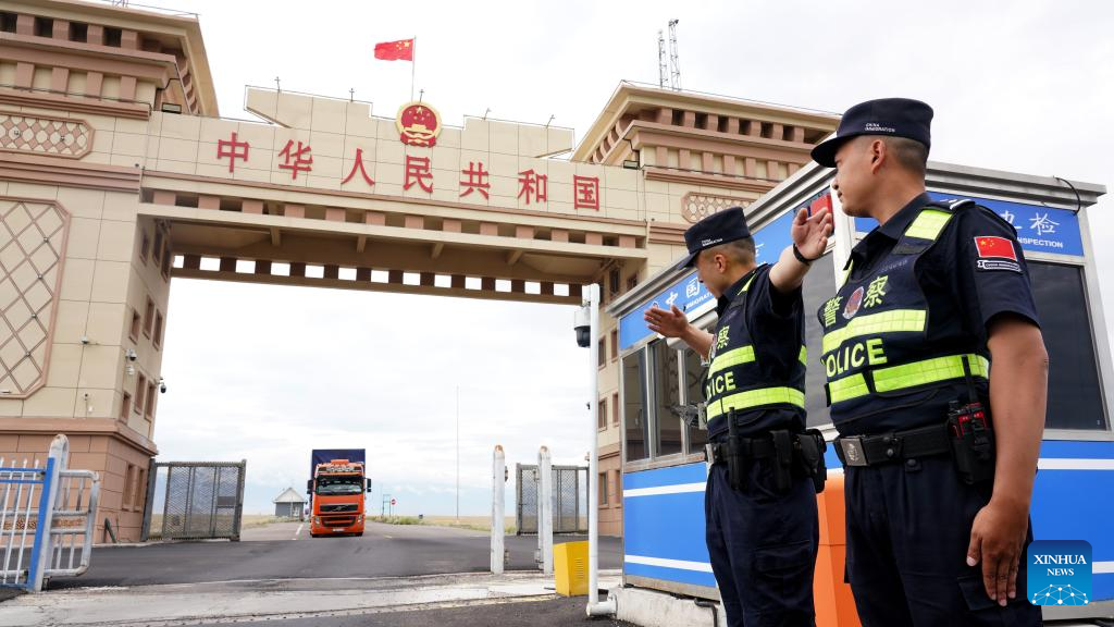 Dulata port in NW China's Xinjiang witnesses cross-border travel boom
