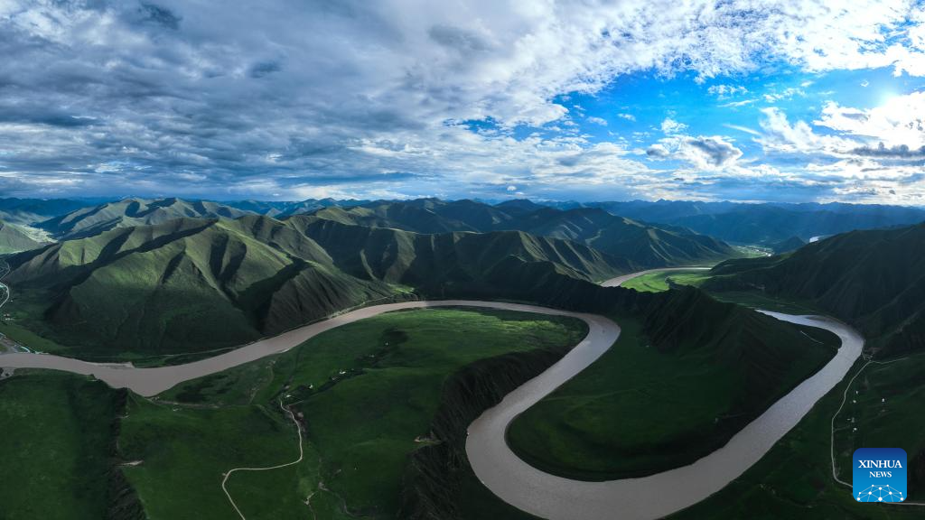 Scenery at bend along Yellow River, NW China's Qinghai
