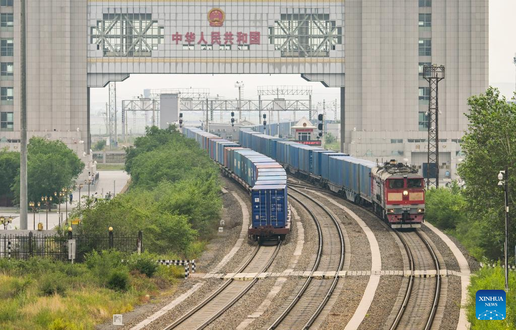 Manzhouli railway port handles 2,327 China-Europe freight train trips in 1st half of 2024