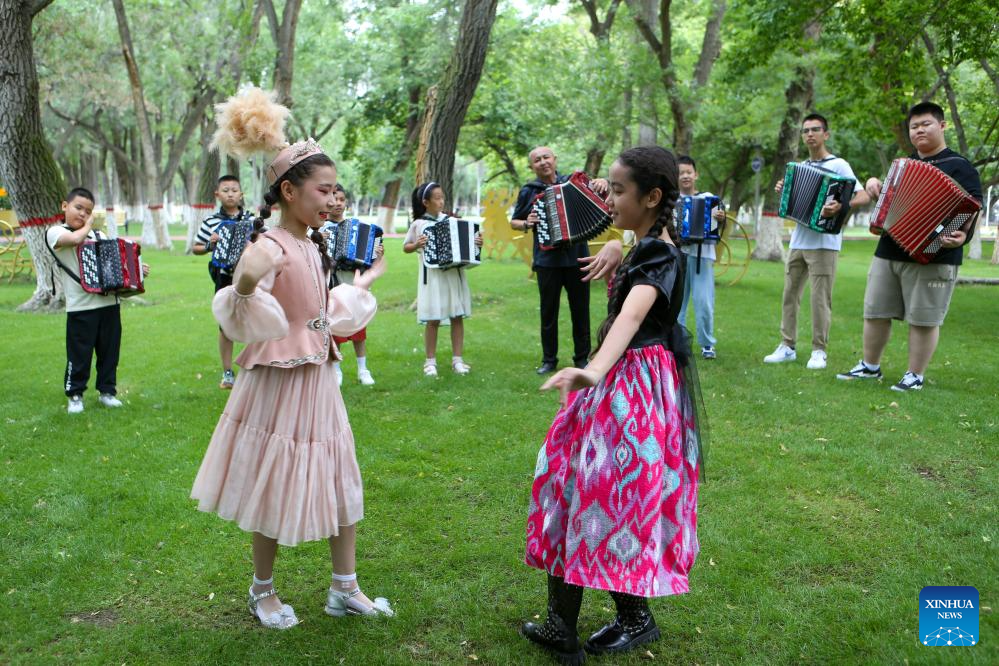 Tacheng City promotes accordion culture, tourism in NW China's Xinjiang