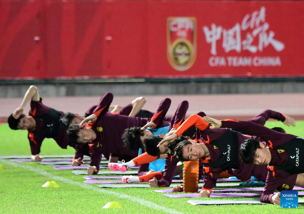 Chinese national men's football team attends training session