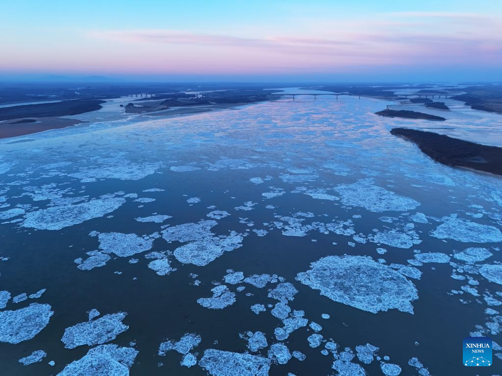 In pics: drifting ice in various sections of Songhua River