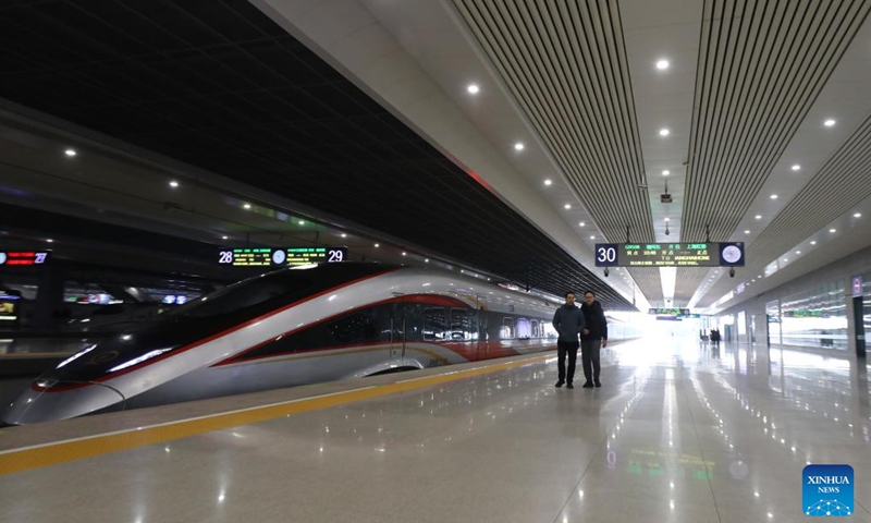 A bullet train from Huzhou arrives at Shanghai Hongqiao Railway Station in east China's Shanghai, Dec. 26, 2024. A newly constructed high-speed railway began operations on Thursday, enhancing the rail network connecting major cities in east China's Yangtze River Delta Region, a key economic powerhouse of the country. With a designed speed of 350 km per hour and eight stations, the Shanghai-Suzhou-Huzhou high-speed railway spanning 164 km links Shanghai Hongqiao Station with the city of Suzhou City in Jiangsu Province and Huzhou City in Zhejiang Province. (Xinhua/Fang Zhe)