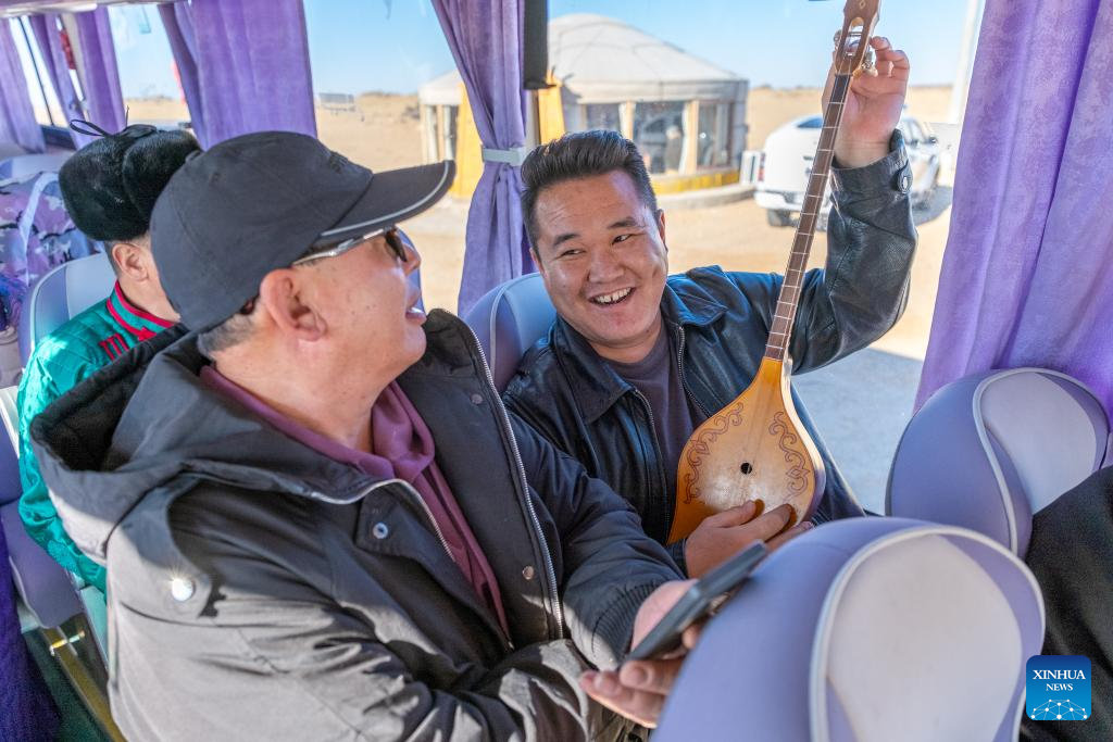 Ulan Muqir art troupe sows seeds of art on Inner Mongolian prairie
