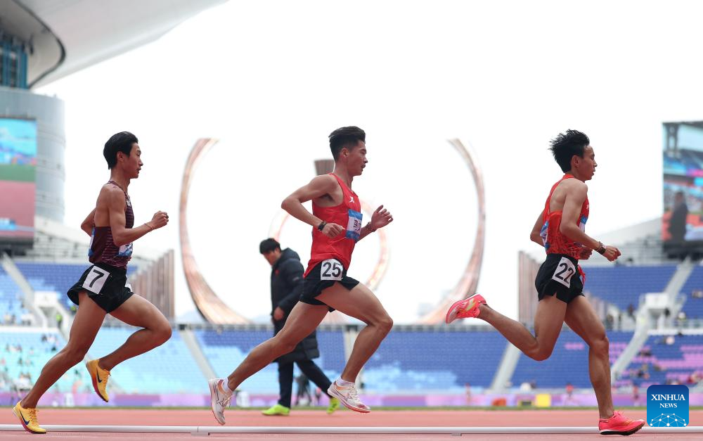 In pics: men's 10000m final of athletics at China's 15th National Games